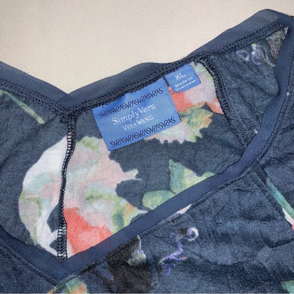 Floral Shirt Women’s XL Navy Blue Short Sleeve V Neck Hi-Low VERA WANG Summer - Picture 6 of 8